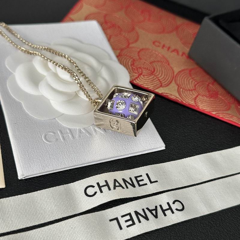 Chanel necklace 1lyx91